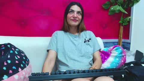 Snapshot of melhiza chatting on December 16, 2024, 12:26 am melhiza online show from December 16, 2024, 12:26 am