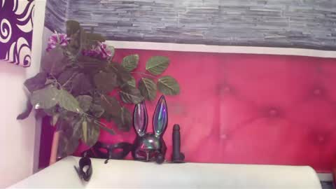 Snapshot of melhiza chatting on March 6, 2025, 1:24 pm melhiza online show from March 6, 2025, 1:24 pm