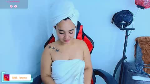    Independent model online show from November 13, 2025, 4:55 am