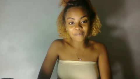 meliana98 online show from October 27, 2025, 8:57 pm