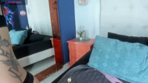 melifresita online show from June 28, 2026, 5:24 am