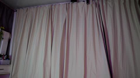 MelinaSmith  online show from May 23, 2026, 11:09 pm