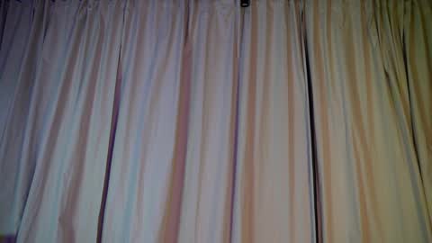 MelinaSmith  online show from May 28, 2026, 6:49 pm
