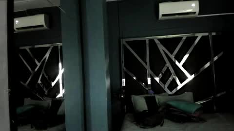 melissa_23_ online show from April 15, 2026, 11:39 am