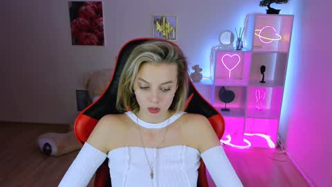 Snapshot of melissa_richardson chatting on February 4, 2025, 10:55 pm Melissa online show from February 4, 2025, 10:55 pm
