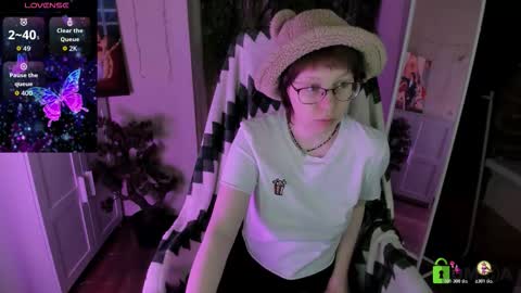 Snapshot of melissa_wells chatting on February 25, 2026, 11:03 pm Melissa online show from February 25, 2026, 11:03 pm