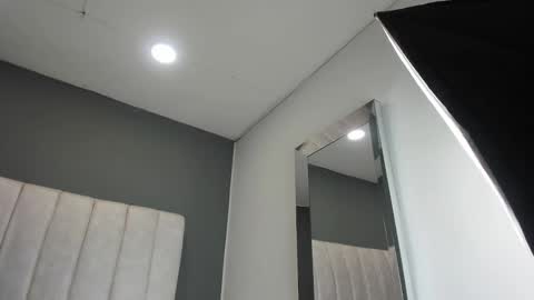 M E L I S S A  online show from January 13, 2025, 12:13 pm