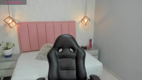    online show from October 10, 2025, 7:46 pm