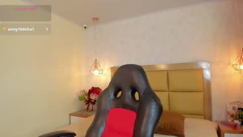    online show from April 15, 2026, 7:43 pm