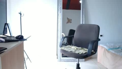 Snapshot of melissazaens chatting on December 21, 2025, 4:14 pm melissazaens online show from December 21, 2025, 4:14 pm