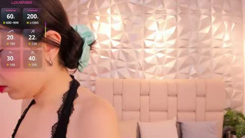 Snapshot of mell_muller chatting on April 18, 2026, 11:36 am Mell online show from April 18, 2026, 11:36 am