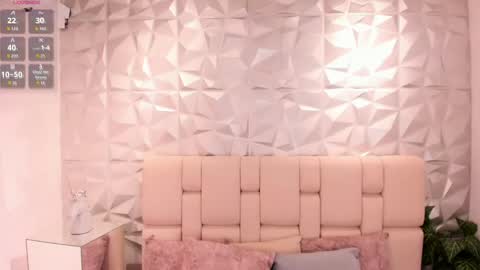 Snapshot of mell_muller chatting on April 30, 2026, 11:49 am Mell online show from April 30, 2026, 11:49 am