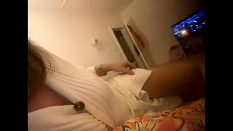 Snapshot of melli23 chatting on December 14, 2024, 2:23 am Melli online show from December 14, 2024, 2:23 am