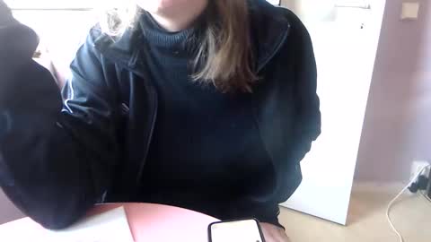 Snapshot of melli23 chatting on October 13, 2025, 1:11 pm Melli online show from October 13, 2025, 1:11 pm