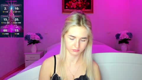 Snapshot of mellina_tey chatting on December 11, 2024, 11:00 pm Mellina online show from December 11, 2024, 11:00 pm