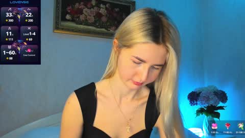 Snapshot of mellina_tey chatting on December 18, 2024, 12:10 am Mellina online show from December 18, 2024, 12:10 am