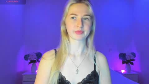 Snapshot of mellina_tey chatting on March 6, 2025, 6:05 pm Mellina online show from March 6, 2025, 6:05 pm