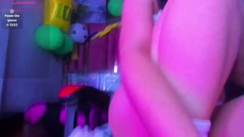 melllks online show from July 9, 2026, 8:57 pm