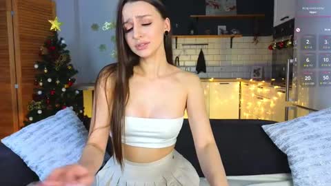 Caroline online show from December 28, 2024, 2:32 pm