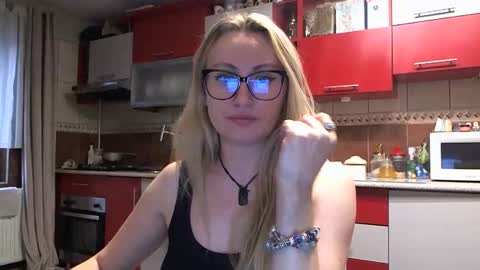 Melly online show from March 29, 2026, 11:21 am