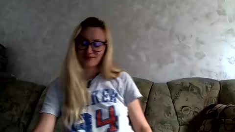 Melly online show from May 23, 2026, 6:51 am