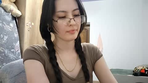 Nika online show from May 8, 2026, 3:39 pm