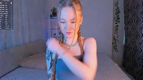 melodievejar online show from March 24, 2026, 4:06 am