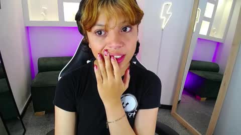 melody701583as online show from April 8, 2026, 12:38 pm