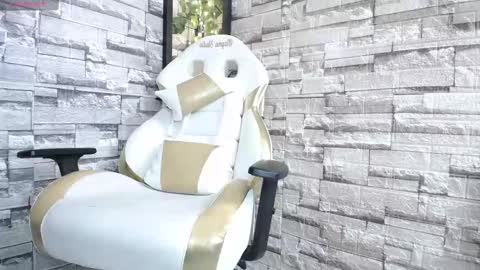 Snapshot of melody_hils chatting on January 13, 2025, 4:19 pm MELODY HILS online show from January 13, 2025, 4:19 pm