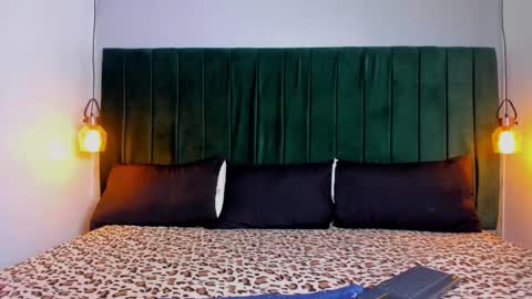 melody_kener online show from November 5, 2025, 9:04 pm