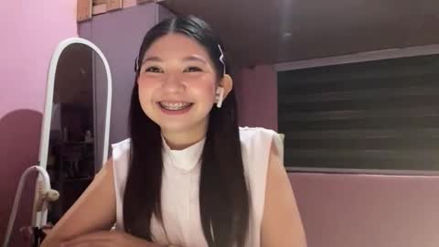 Snapshot of melodygrueber chatting on March 27, 2026, 2:39 am Bella online show from March 27, 2026, 2:39 am