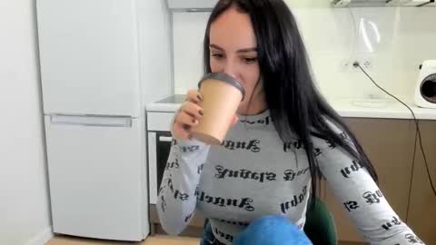 Masha online show from December 22, 2025, 9:50 am