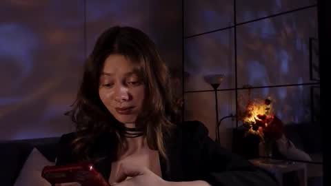 melody  online show from December 4, 2025, 3:10 pm