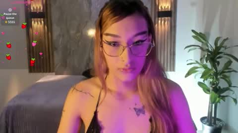 melodylanee online show from November 18, 2025, 12:20 pm