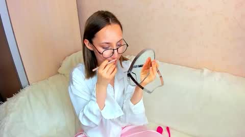 Kaylie online show from October 26, 2025, 5:02 am