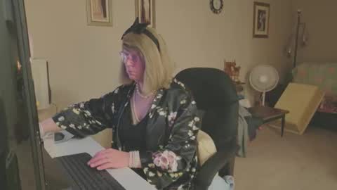 Snapshot of melodyredux_62 chatting on November 29, 2025, 5:38 pm Melody online show from November 29, 2025, 5:38 pm