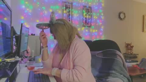 Snapshot of melodyredux_62 chatting on January 15, 2026, 4:44 pm Melody online show from January 15, 2026, 4:44 pm