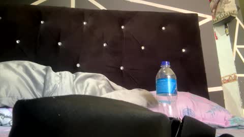 melodysnow online show from December 2, 2025, 6:14 pm