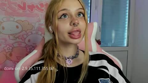 Snapshot of melonipinkbb chatting on May 4, 2026, 6:31 am MELONI online show from May 4, 2026, 6:31 am