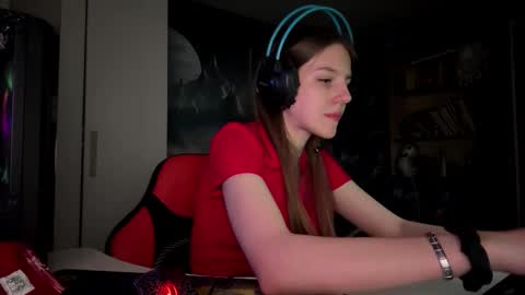 Hi Im Aria 18 years old online show from October 5, 2025, 12:14 pm