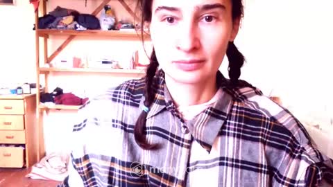 Snapshot of memorningdew chatting on January 1, 2025, 9:17 am Yummygirl online show from January 1, 2025, 9:17 am