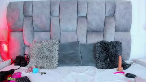  CRISTAL  online show from January 8, 2026, 1:13 pm