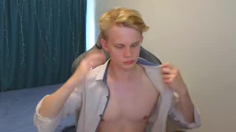 Snapshot of meow_mickey chatting on October 16, 2025, 9:10 am Mickey online show from October 16, 2025, 9:10 am