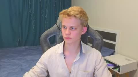 Snapshot of meow_mickey chatting on October 20, 2025, 3:01 pm Mickey online show from October 20, 2025, 3:01 pm