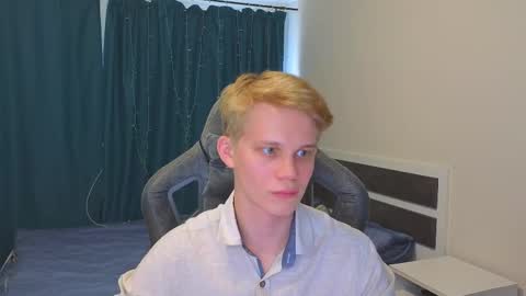 Snapshot of meow_mickey chatting on October 23, 2025, 9:08 am Mickey online show from October 23, 2025, 9:08 am