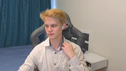 Snapshot of meow_mickey chatting on October 30, 2025, 10:38 am Mickey online show from October 30, 2025, 10:38 am