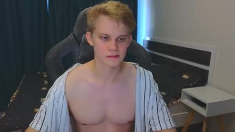 Snapshot of meow_mickey chatting on November 3, 2025, 7:42 am Mickey online show from November 3, 2025, 7:42 am