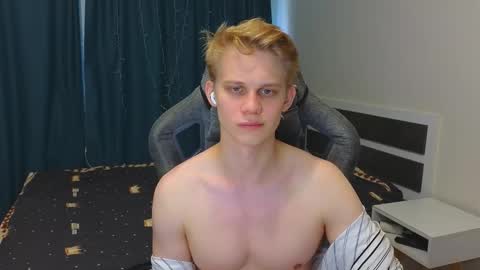 Snapshot of meow_mickey chatting on November 5, 2025, 9:20 am Mickey online show from November 5, 2025, 9:20 am