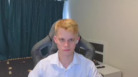 Snapshot of meow_mickey chatting on November 13, 2025, 10:47 am Mickey online show from November 13, 2025, 10:47 am