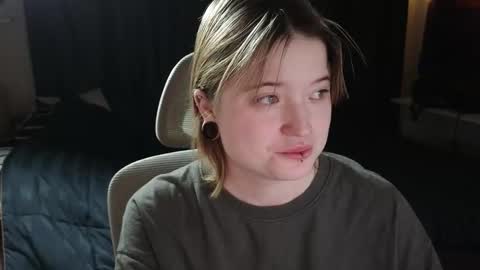 Snapshot of meowki4 chatting on February 28, 2026, 2:12 am meowme online show from February 28, 2026, 2:12 am